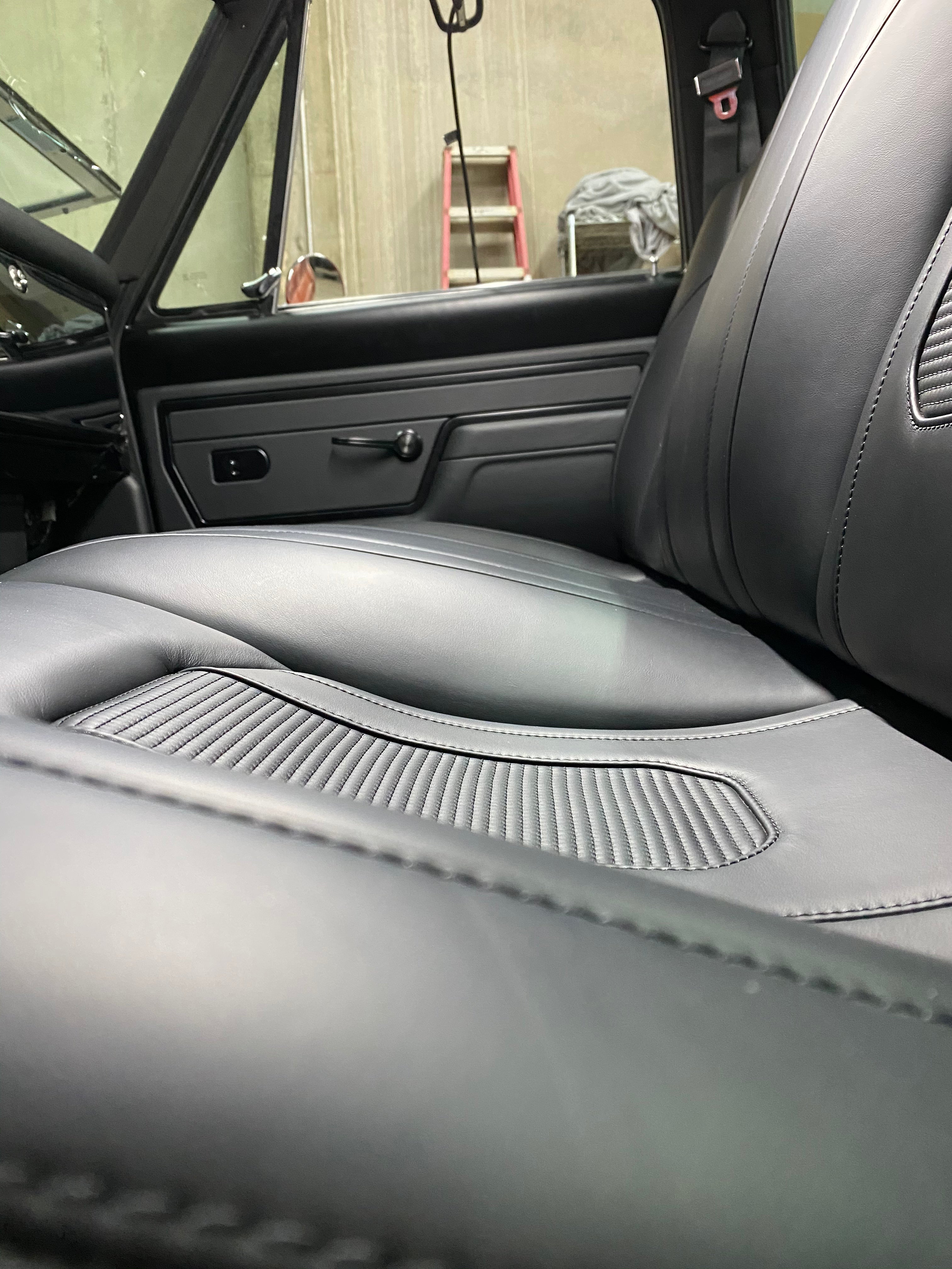 DJ Designs | Custom Auto Interiors